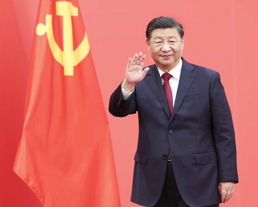 2022年10月23日，習(xí)近平在北京人民大會(huì)堂同采訪中共二十大的中外記者親切見(jiàn)面。