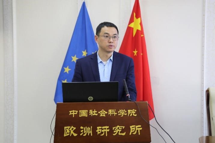 社會科學(xué)文獻(xiàn)出版社副總編輯童根興作開幕式致辭。吳迪攝