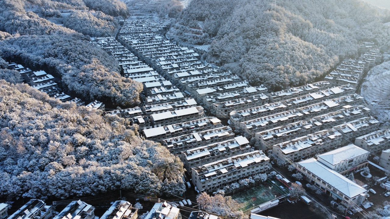 慶元縣濛洲街道同濟(jì)新村，雪后初霽。慶元縣融媒體中心 供圖
