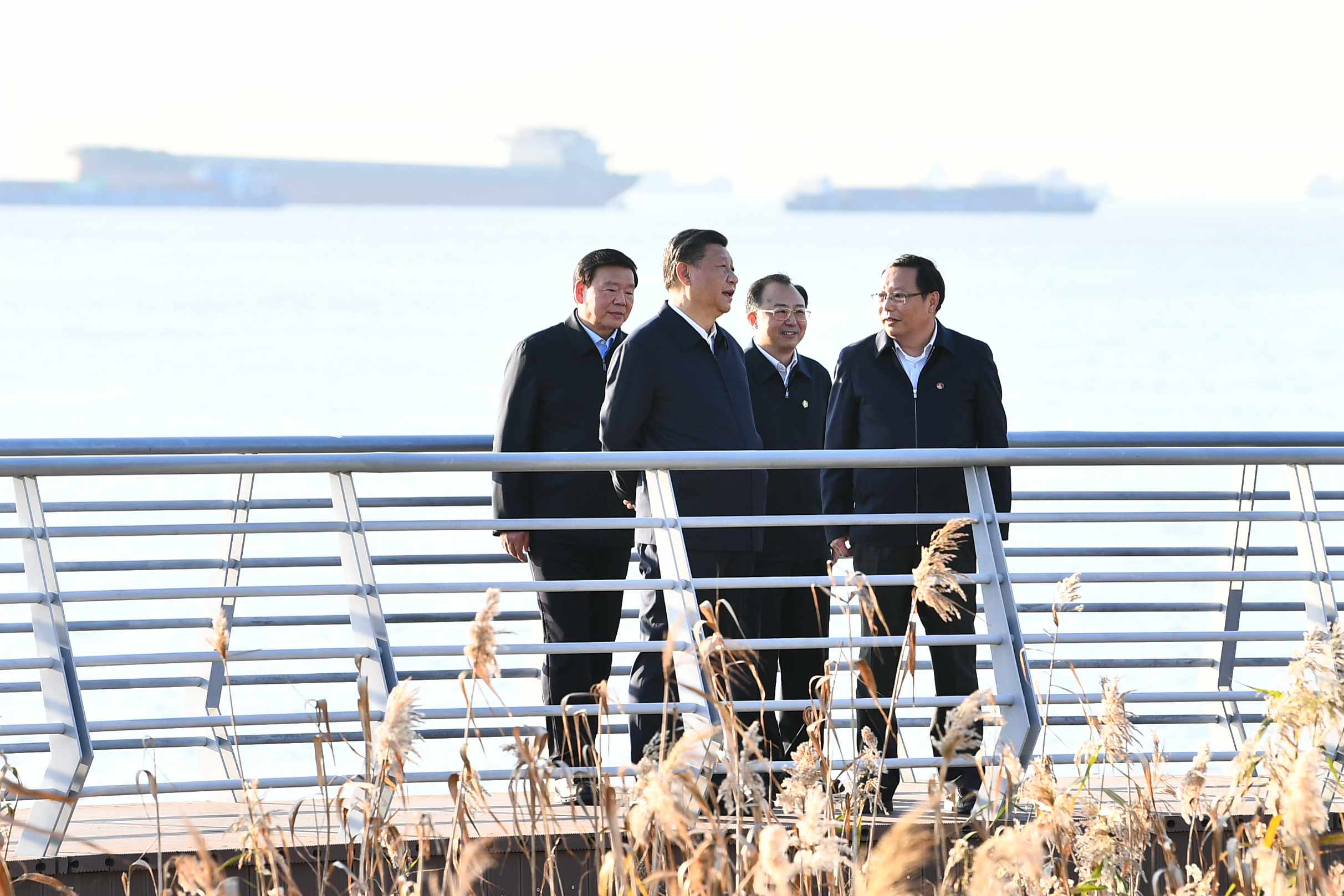 2020年11月12日，習(xí)近平總書記在江蘇南通五山地區(qū)濱江片區(qū)考察。