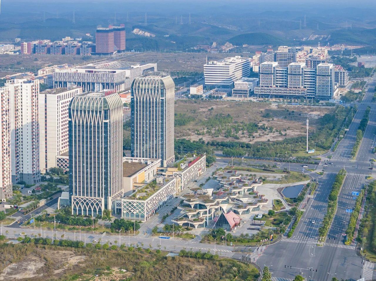 2023年11月，廣西欽州，航拍中國(guó)—馬來(lái)西亞欽州產(chǎn)業(yè)園區(qū)。