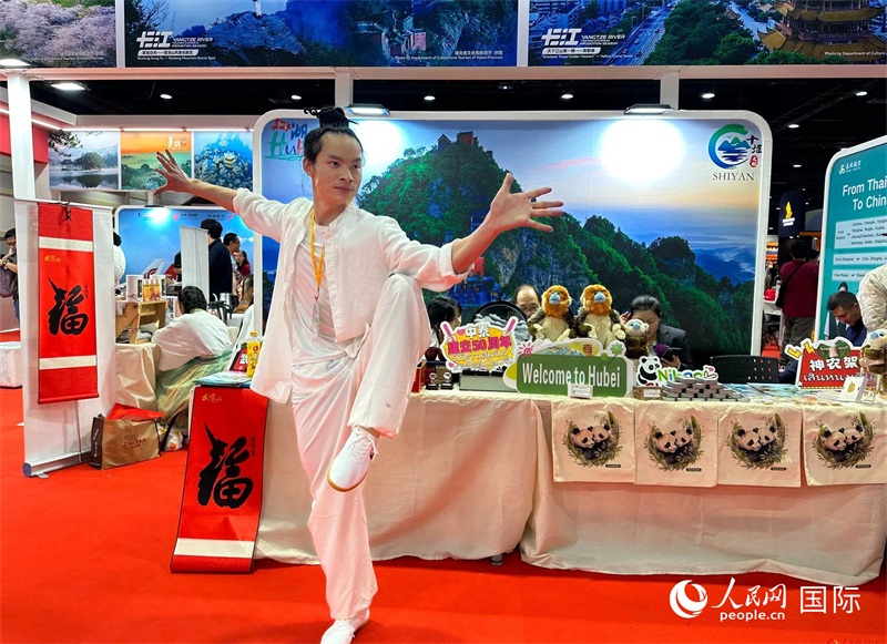 中國武當(dāng)功夫走進(jìn)東南亞，以精湛的武藝和飄逸的身姿詮釋中國武術(shù)的精髓。人民網(wǎng)記者 簡承淵攝