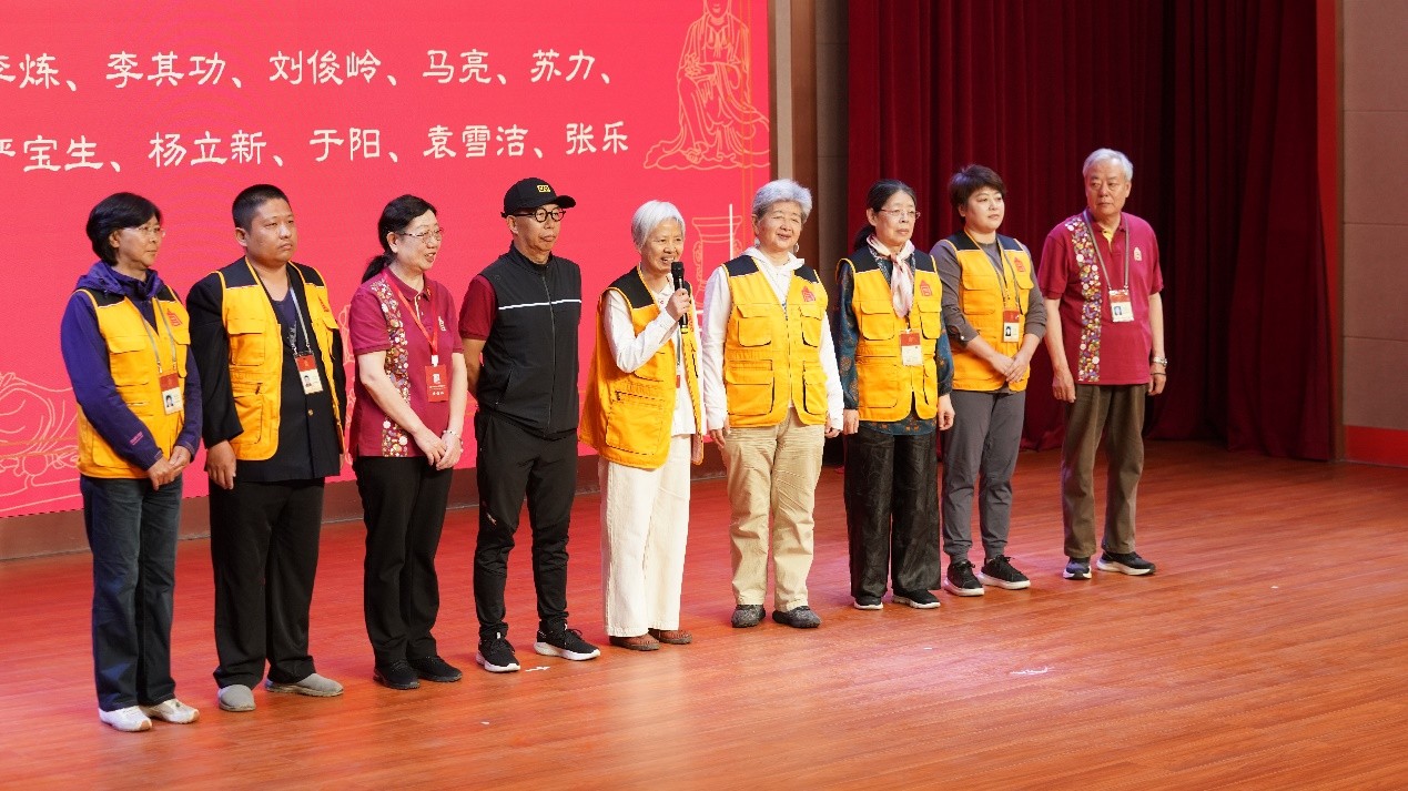 服務(wù)滿二十年志愿者代表發(fā)表感言。故宮博物院供圖