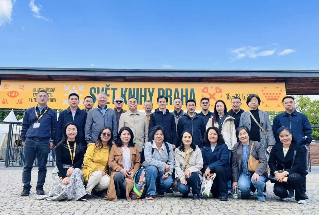 中國出版界代表團合影。圖片均由國圖集團供圖