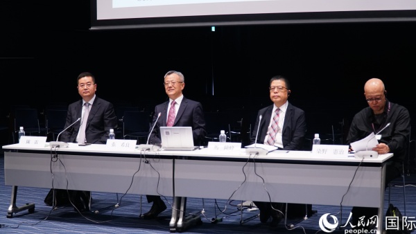 與會(huì)專家熱切交流。人民網(wǎng) 蔣曉辰攝