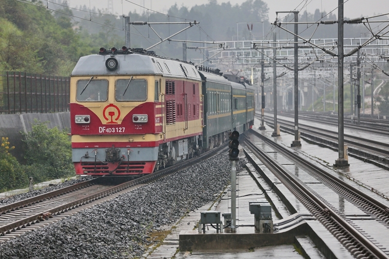 盤興高鐵進(jìn)入聯(lián)調(diào)聯(lián)試階段(3)#XxjpsgC000245_20250906_PEPFN0A001.jpg