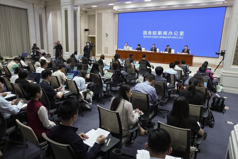 新華全媒+|國新辦舉行“高質(zhì)量完成‘十四五’規(guī)劃”系列主題新聞發(fā)布會(生態(tài)環(huán)境部)(2)XxjpsgC000030_20250919_PEPFN0A001.jpg